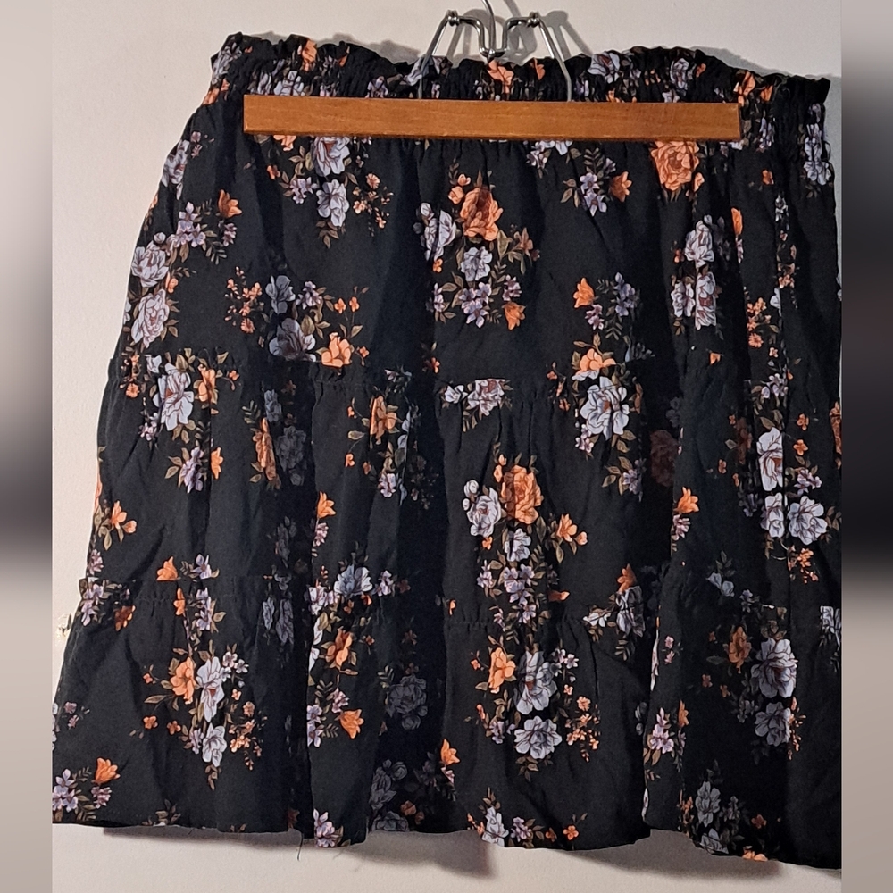 FLORAL TIERED RUFFLE MINI SKIRT